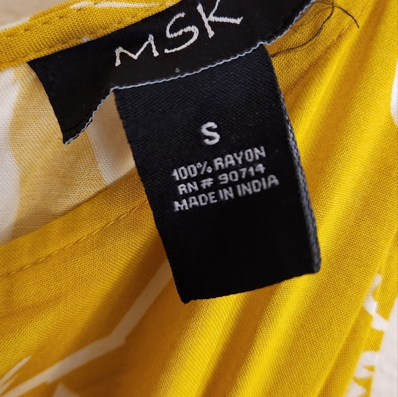 MSK Yellow Sleveless Floral Dressy Romper Size Small. Pants. - Picture 10 of 12